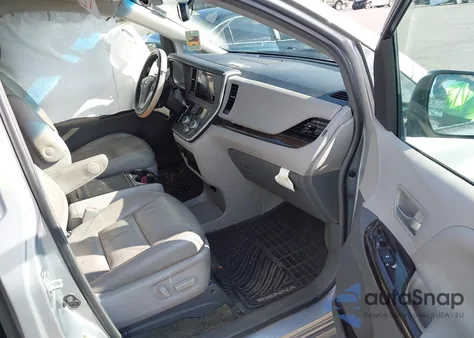 2015 Toyota Sienna Xle Premium 8 Passenger from USA, damaged, VIN 5TDYK3DC3FS685913